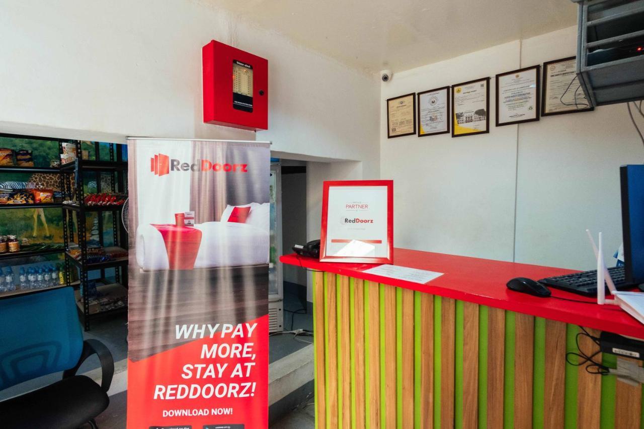 Reddoorz Plus @ It Park Cebu Exteriör bild